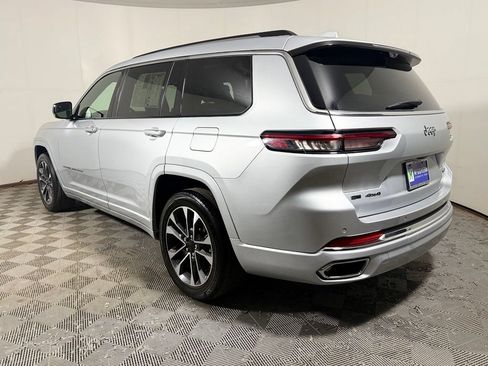 Used 2022 Jeep Grand Cherokee L Overland w/ Luxury Tech Group IV AWD/4WD image 4