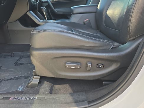 Used 2012 Kia Sorento SX w/ SX Premium Pkg image 31
