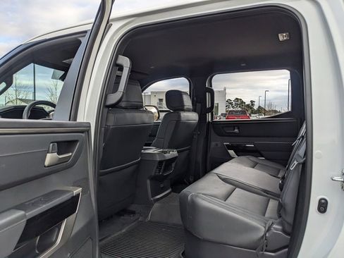 Used 2025 Toyota Tundra Limited image 39