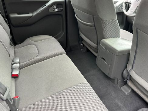 Used 2019 Nissan Frontier SV image 29