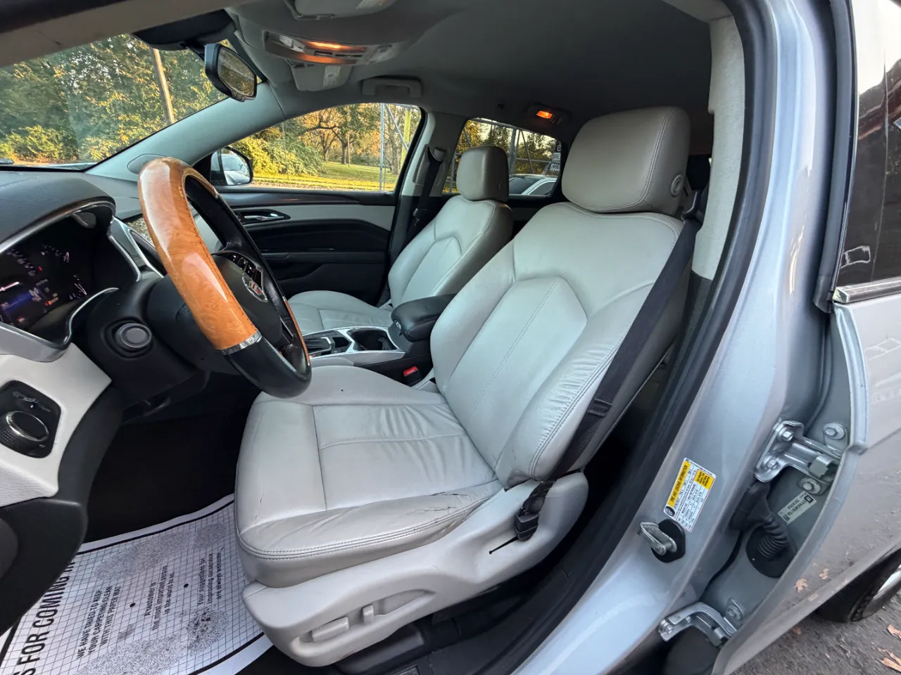 Used 2014 Cadillac SRX FWD image 19