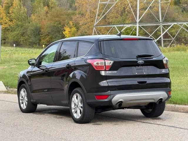 Used 2017 Ford Escape SE w/ SE Cold Weather Package AWD/4WD image 9
