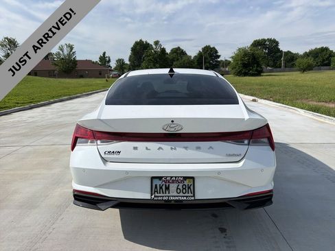 Used 2022 Hyundai Elantra Limited FWD image 6