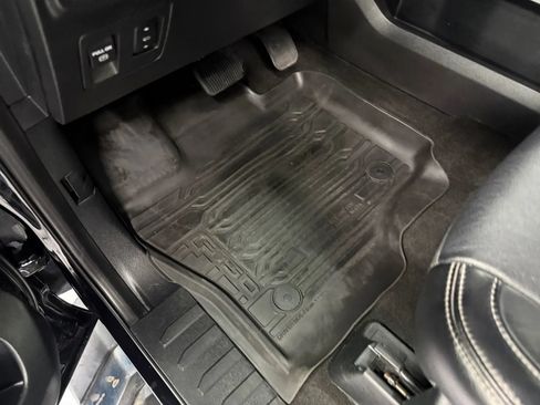Used 2019 Ford F150 Lariat w/ Equipment Group 502A Luxury AWD/4WD image 27