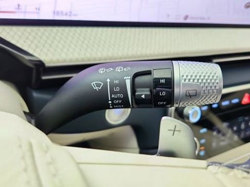 Used 2025 Genesis GV80 3.5T Prestige image 44