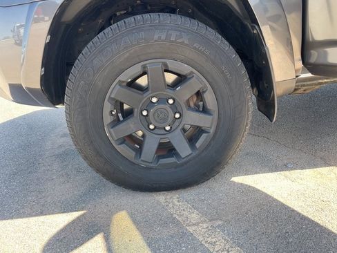 Used 2015 Toyota 4Runner Trail Premium image 18