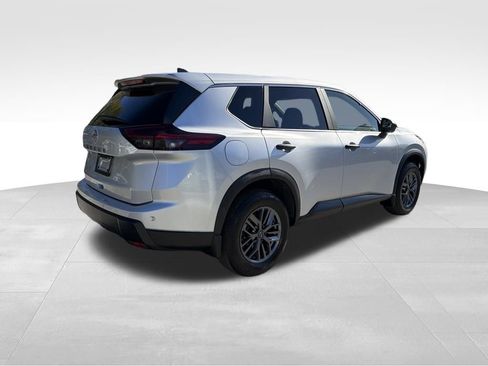 Used 2025 Nissan Rogue S image 7