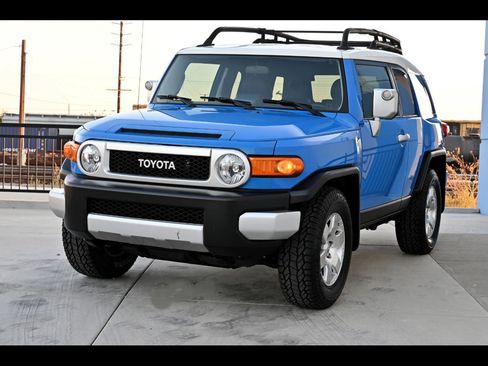 Used 2008 Toyota FJ Cruiser 2WD image 1