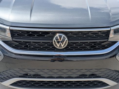 Used 2022 Volkswagen Taos SE FWD image 10