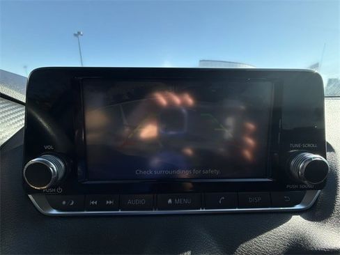 Used 2023 Nissan Sentra S image 17