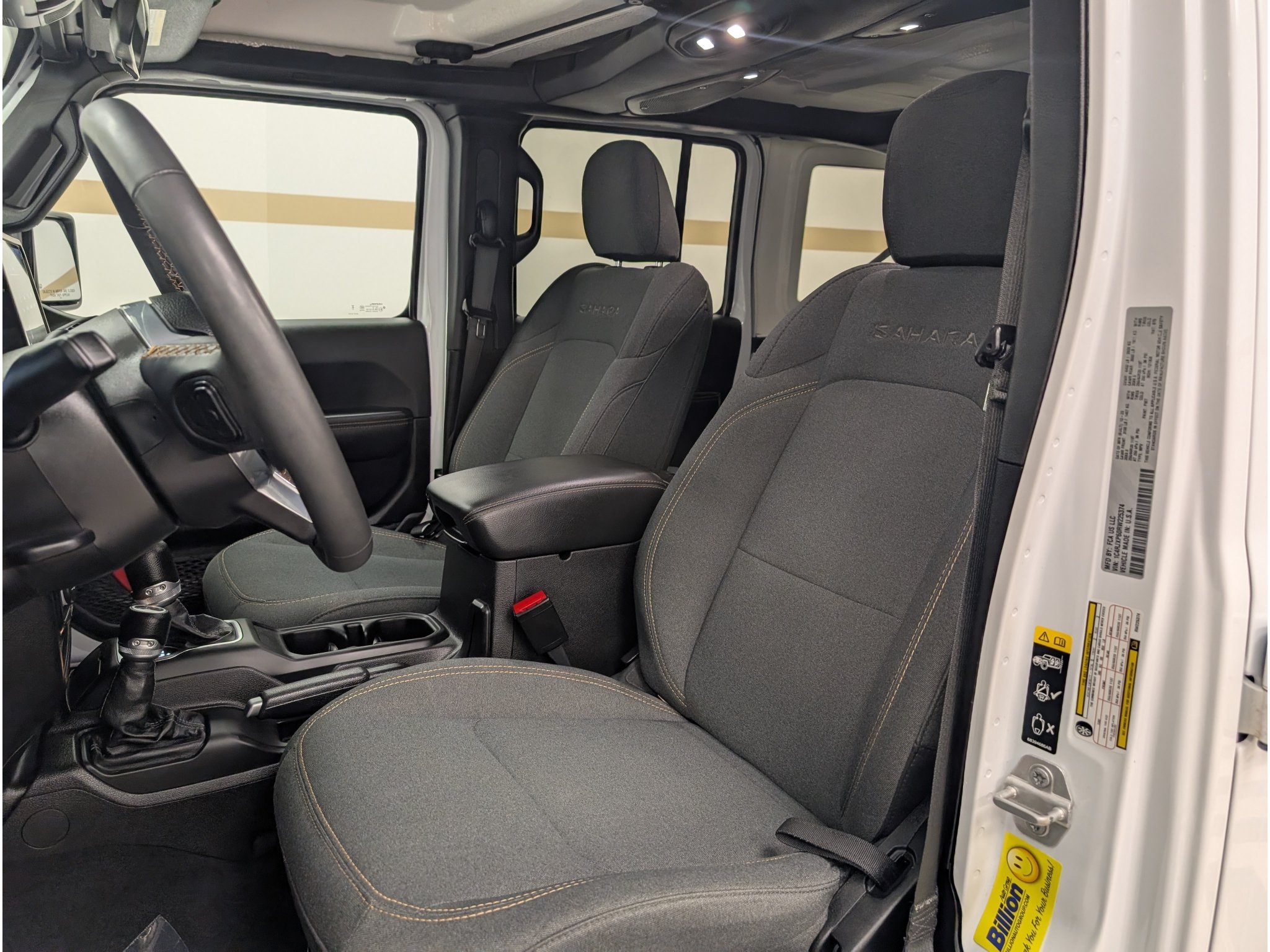 Used 2024 Jeep Wrangler Unlimited Sahara AWD/4WD image 7