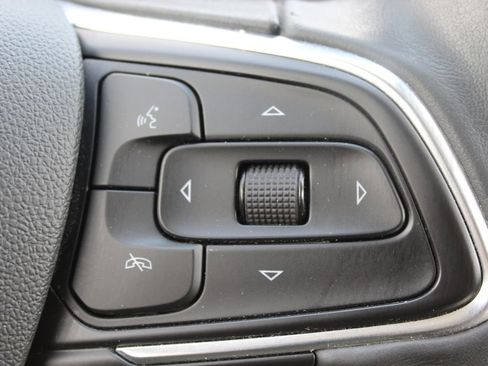 Used 2023 Buick Envision Essence AWD/4WD image 12
