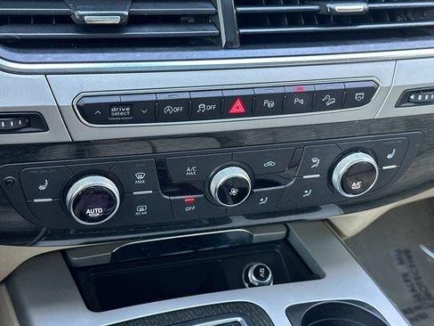 Used 2019 Audi Q7 2.0T Premium Plus w/ Premium Plus Package AWD/4WD image 18