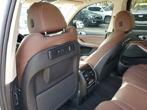 Used 2021 BMW X7 xDrive40i AWD/4WD image 14