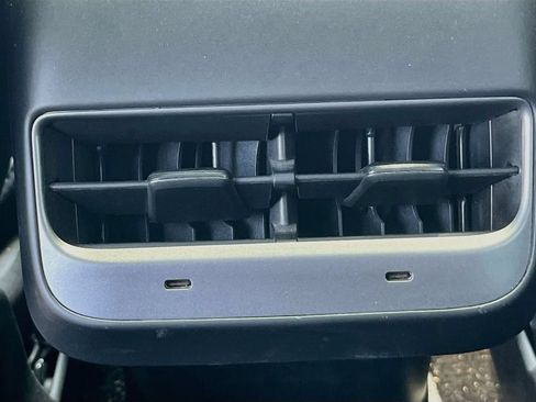 Used 2023 Tesla Model Y Long Range AWD/4WD image 26