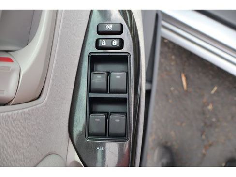 Used 2011 Toyota Sienna LE FWD image 11
