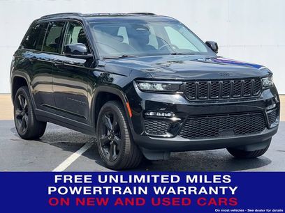Used 2023 Jeep Grand Cherokee Limited w/ Black Appearance Package