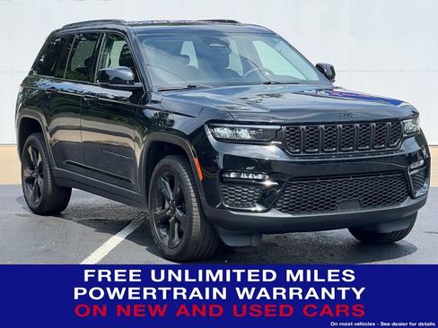 Used 2023 Jeep Grand Cherokee Limited w/ Black Appearance Package AWD/4WD image 1