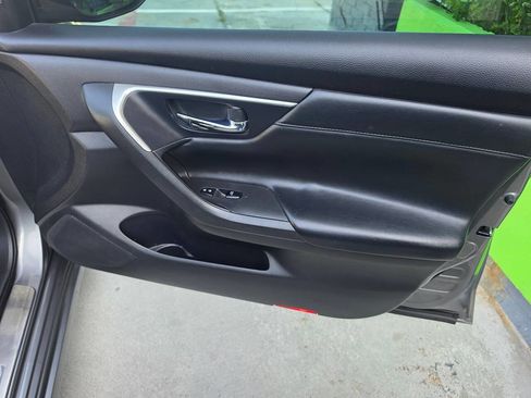 Used 2016 Nissan Altima 2.5 SL w/ 2.5 Technology Package FWD image 29