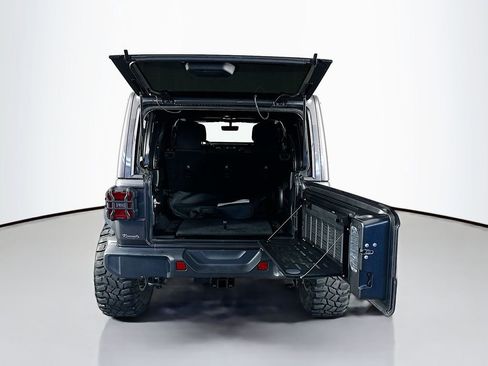 Used 2019 Jeep Wrangler Unlimited Sahara AWD/4WD image 29