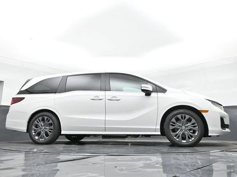 Used 2025 Honda Odyssey Touring image 57
