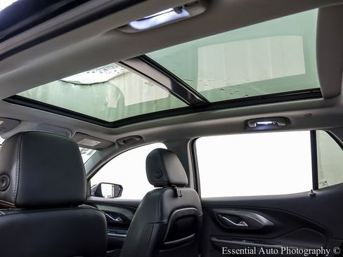 Used 2019 GMC Terrain SLT w/ Preferred Package image 12