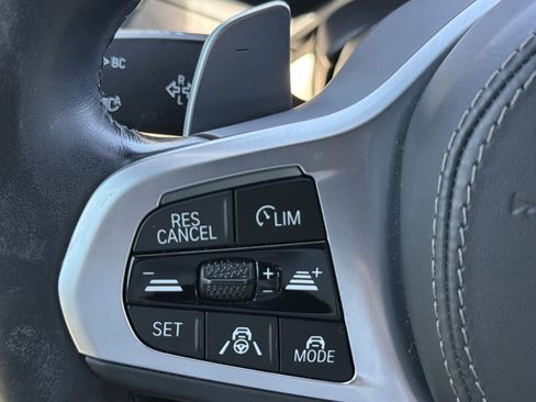 Used 2022 BMW X7 xDrive40i w/ M Sport Package AWD/4WD image 32