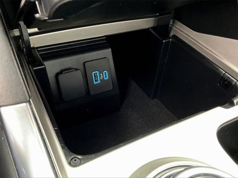 Used 2023 Ford Explorer XLT w/ Equipment Group 202A image 33