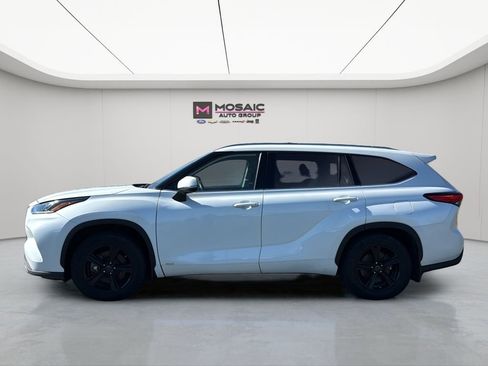 Used 2022 Toyota Highlander Platinum AWD/4WD image 6
