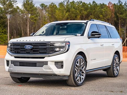 Certified 2025 Ford Expedition Platinum w/ Platinum Ultimate Package image 3