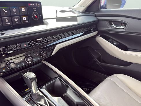 Used 2023 Honda Accord Touring image 17