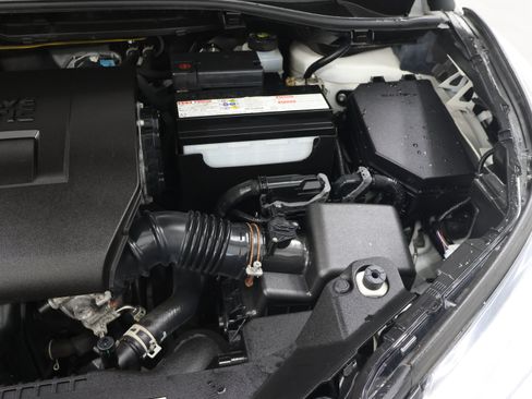 Used 2020 Toyota C-HR XLE FWD image 17