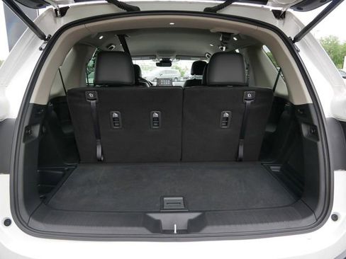 Used 2025 Honda Pilot EX-L image 10