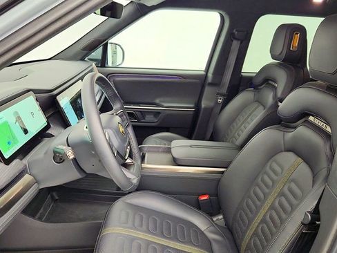 Used 2024 Rivian R1S Adventure image 20