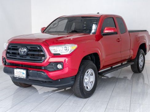 Used 2018 Toyota Tacoma SR RWD image 4