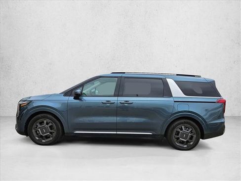 Used 2025 Kia Carnival SX FWD image 7