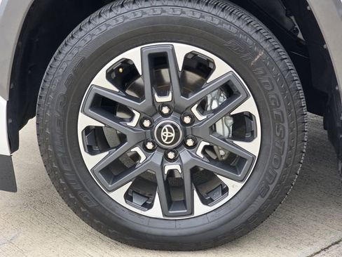Used 2025 Toyota Sequoia Limited w/ Tow Technology Package AWD/4WD image 9