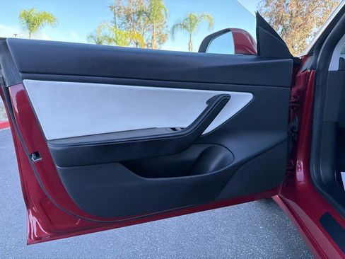 Used 2020 Tesla Model 3 Standard Range image 24