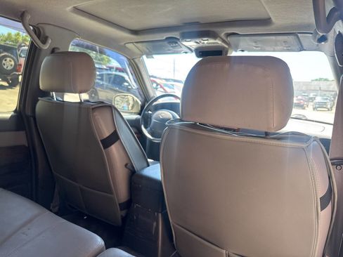 Used 1999 Nissan Pathfinder LE AWD/4WD image 16