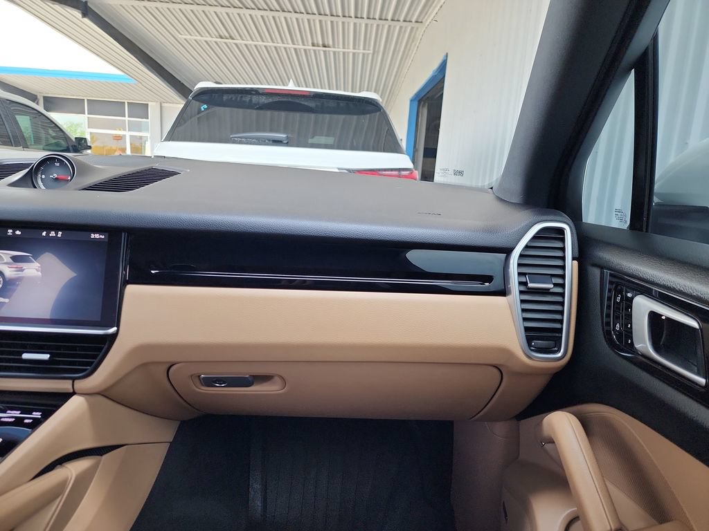Used 2020 Porsche Cayenne AWD/4WD image 34