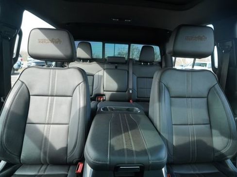 Used 2024 Chevrolet Silverado 1500 High Country image 37