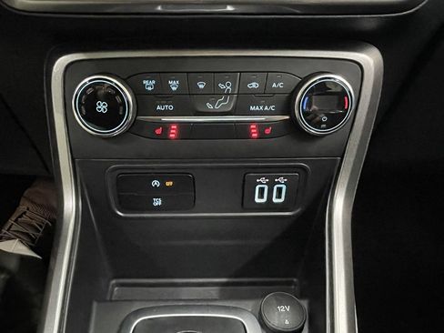 Used 2019 Ford EcoSport SE w/ SE Convenience Package image 28