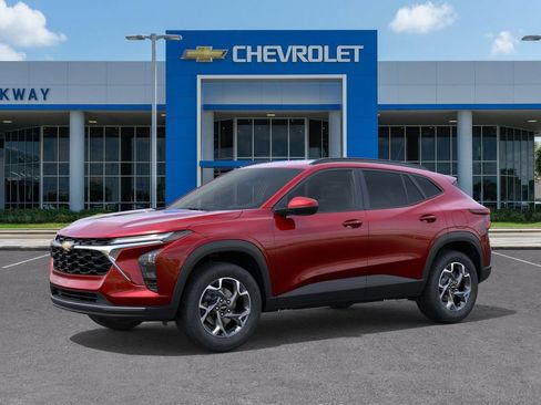 New 2026 Chevrolet Trax LT w/ Driver Confidence Package FWD image 2