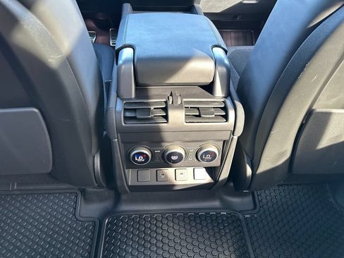 Used 2023 Land Rover Defender 110 V8 AWD/4WD image 19