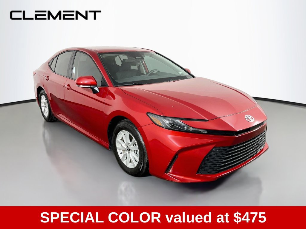 Used 2025 Toyota Camry LE FWD image 4