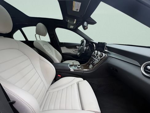 Used 2018 Mercedes-Benz C 300 4MATIC Sedan image 11