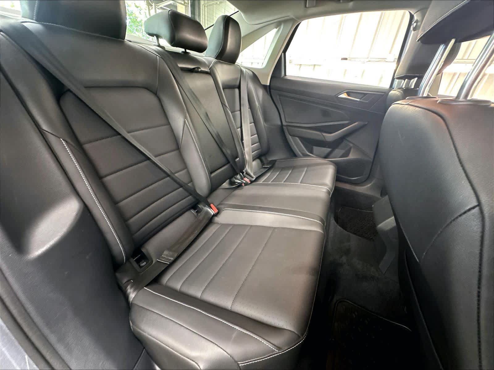 Used 2024 Volkswagen Jetta SE w/ Panoramic Sunroof Package FWD image 26
