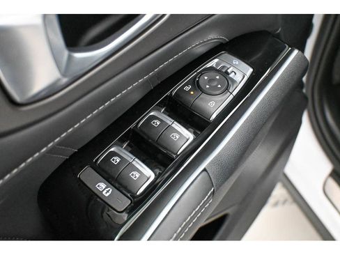 Certified 2025 Kia Sorento SX image 16