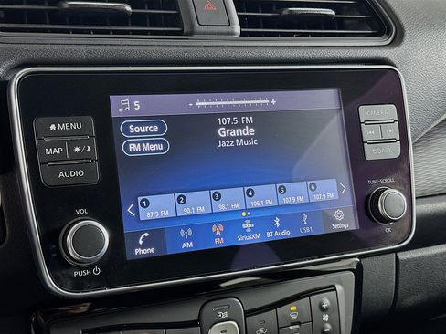 Used 2023 Nissan Leaf SV Plus image 21