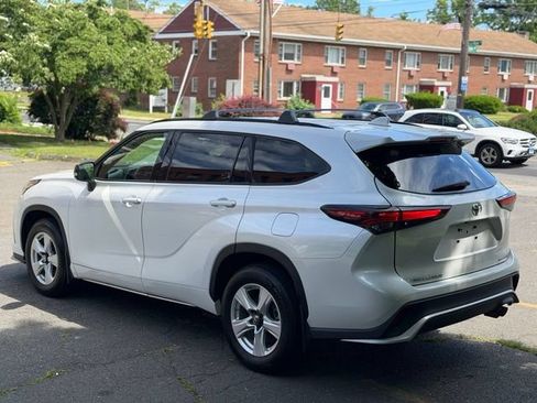 Used 2024 Toyota Highlander XSE AWD/4WD image 8